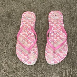 Vineyard vines flip flops